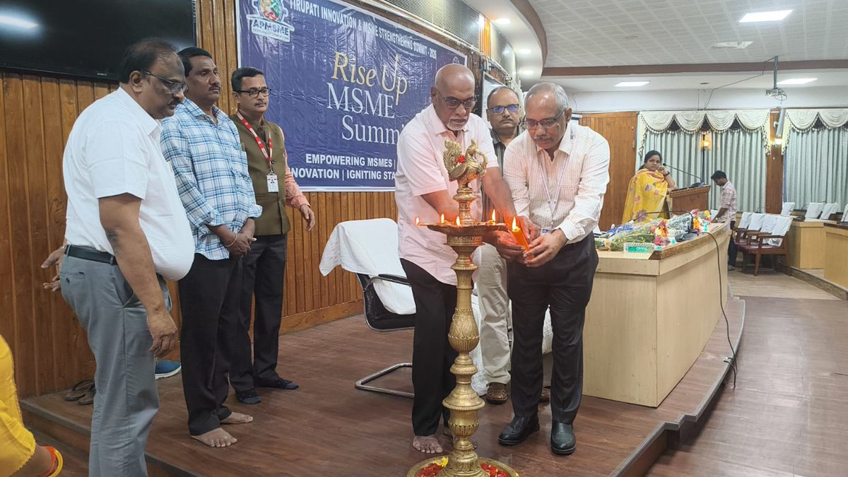 RTIH_AP's tweet photo. RiseUp MSME 2.0 | Tirupati
RTIH Tirupati conducted Udyam Registration and MSME formalisation awareness sessions, along with guidance on innovation, access to finance, and MSME-to-Startup transition pathways.

#RiseUpMSME #UdyamAwareness #RTIHTirupati #MSMEInnovation https://t.co/L5s2GjDtSl