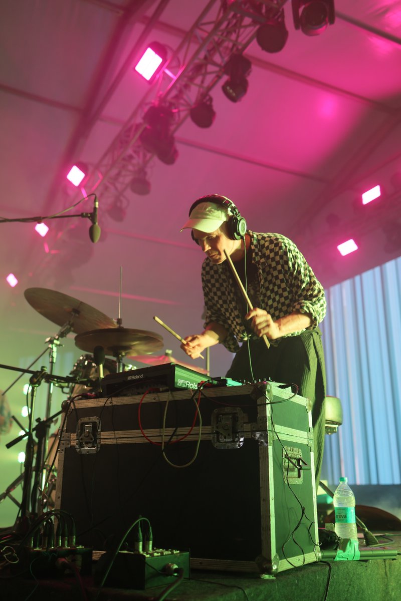 KeralaTourism's tweet image. From thoughtful conversations to rhythmic beats, every moment had its own magic. Sharing glimpses from the Kerala Literature Festival, where words met wonder.

#KeralaLiteratureFestival #KLF2026 #Kozhikode #KeralaLitDestination #ReadingVibes #Books #KeralaTourism