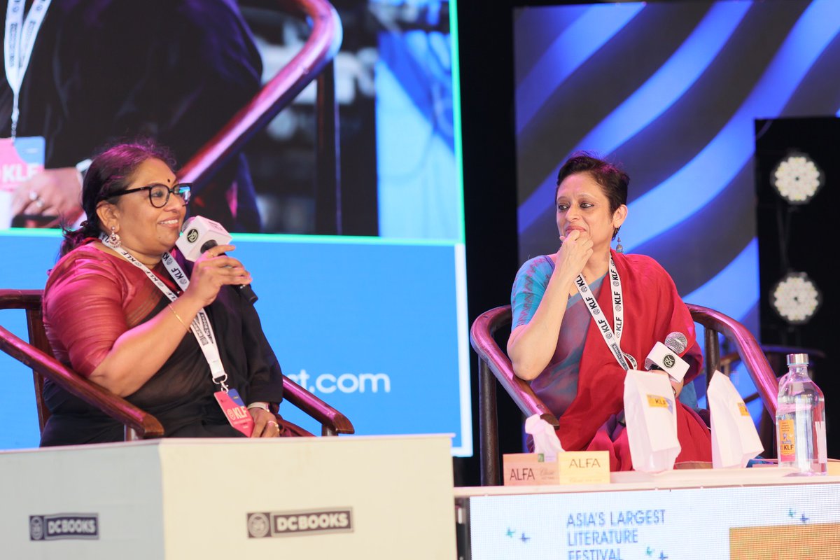 KeralaTourism's tweet image. From thoughtful conversations to rhythmic beats, every moment had its own magic. Sharing glimpses from the Kerala Literature Festival, where words met wonder.

#KeralaLiteratureFestival #KLF2026 #Kozhikode #KeralaLitDestination #ReadingVibes #Books #KeralaTourism