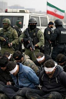 USATrendVibes's tweet photo. Iran says it has arrested about 3,000 people linked to recent anti-government protests as demonstrations ease, calling them “rioters” and alleging foreign involvement, though rights groups report far broader detentions and violent crackdowns. Full story → https://t.co/s7kuzloycc https://t.co/2aFO3XdFFQ