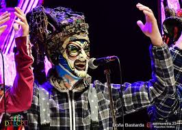 IRONIAS CARNAVALESCAS DE AYER Y HOY
¿Saben qué es lo más irónico del carnaval subsidiado?
Que todos los colectivos, grupo o personas a las que ofenden y dañan en forma habitual todos los años disfrazado de la impunidad verbal del "arte y la expresión cultural", son quienes lo