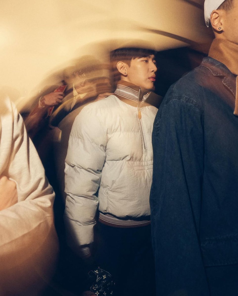 "แบมแบม" #BamBam House Ambassador อวดภาพ backstage ก่อนร่วมเดินบนรันเวย์ในฐานะนายแบบของ Louis 

<a href="/BamBam1A/">BamBam</a> 
<a href="/LouisVuitton/">Louis Vuitton</a>
#LVmenFW26
#BamBamxLVMenFW26 #BamBam #LouisVuitton