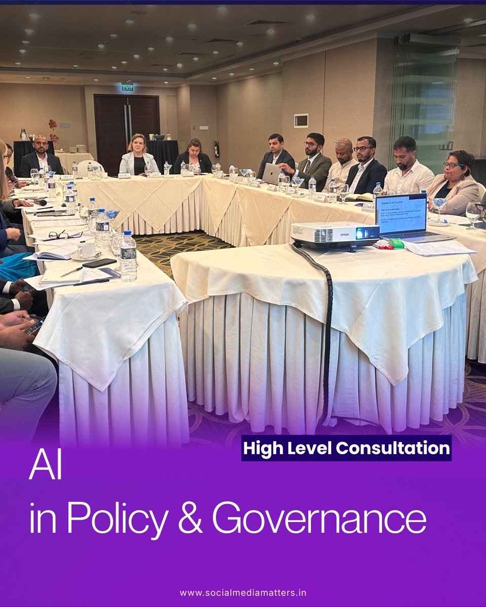 SociallyBlog tweet media