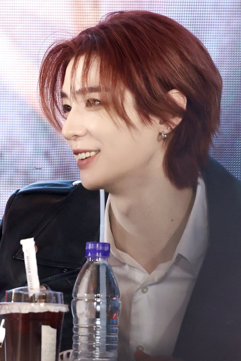 21centric's tweet image. Hey…. Listen to me….