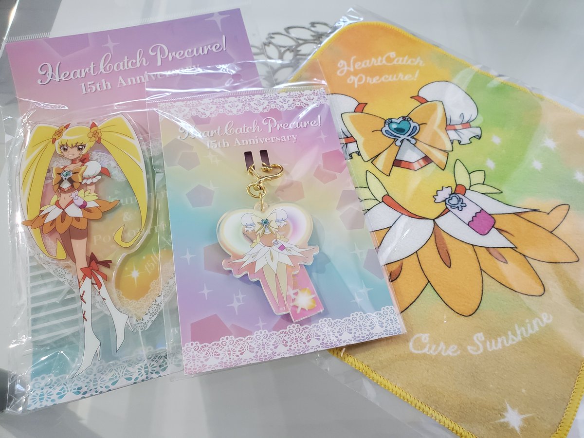 キュアサンシャインのグッズとランダム刺繍缶バッジ予約してきました 5