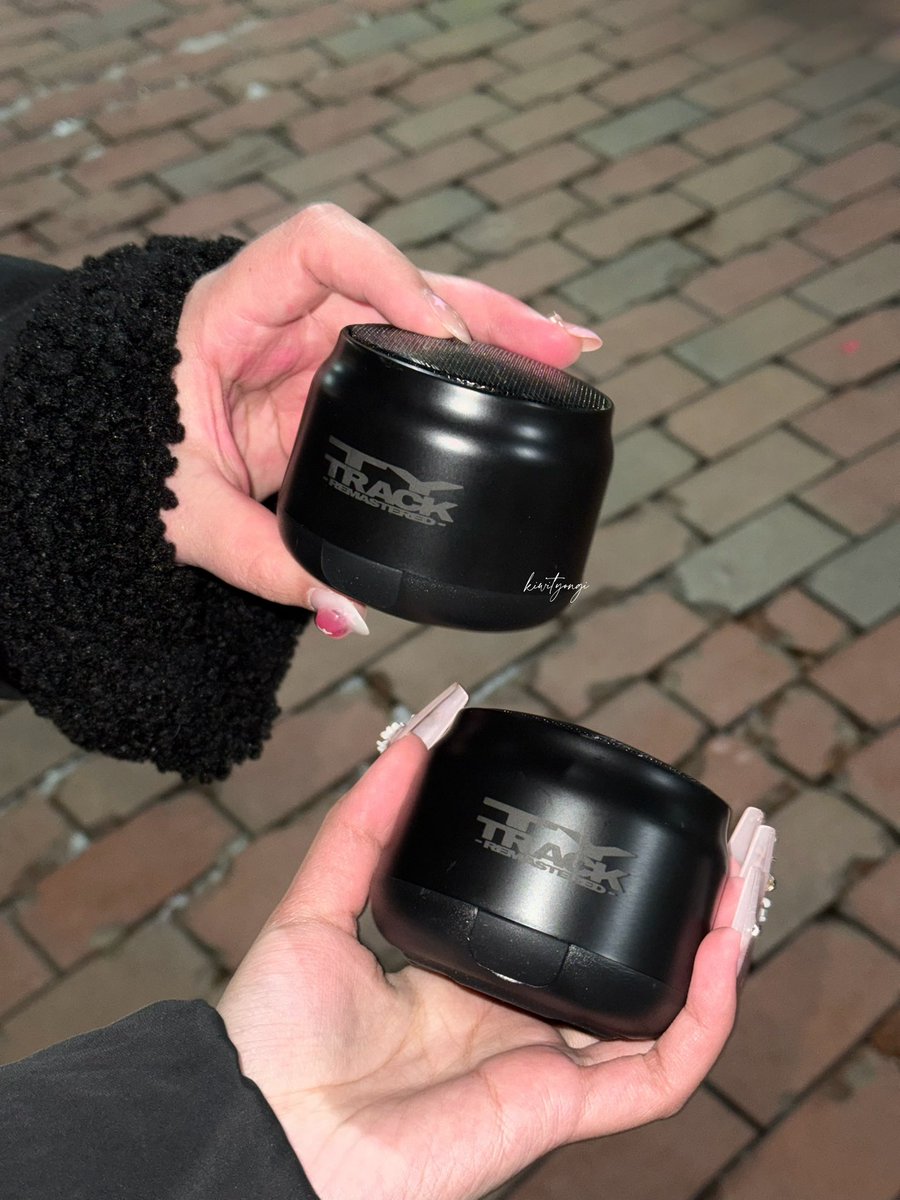 kiwityongi's tweet image. ของแจก vip นึกว่าเป็นลำโพงธรรมดา แกะมา เป็นลำโพง TY Track 🥹🥹🥹❤️❤️

#TYTRACK #TAEYONG #TY_TRACK_REMASTEREDinSeoul_D1 
#TY_TRACK_REMASTERED