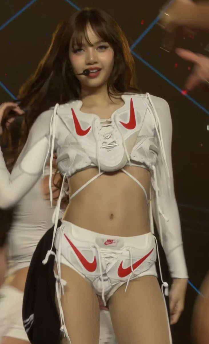 Absolutdrafting's tweet image. ไนกี้ตะโกนมากกลัวชอบบ้านชาวช่องไม่รู้มั้ง555555

HONG KONG LOVES LALISA
#DEADLINEinHK_LISA
#BLACKPINK_DEADLINE