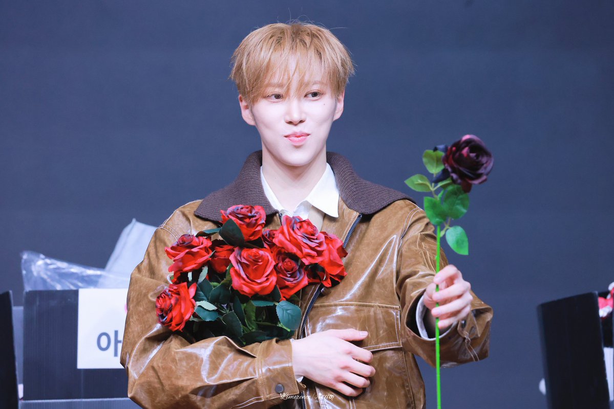 260124

뮤직플랜트 팬싸

#ARNO #아르노 #ALD1                  
#张家豪  #アルノ
#ALPHADRIVEONE      #알파드라이브원