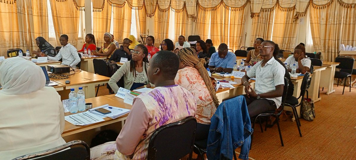 CanEmbBFA's tweet image. Canada 🇨🇦 supports 🇧🇫 #youth skill training and employment. 

In 2025, with  @SanteMondeCCISD supported by @CanadaDev: 
🎓104 young lawyers trained on #SRHR
💼37 intern lawyers recruited 
📝25 lawyers employed 
🎯520 clients assisted 

#InternationalDayOfEducation