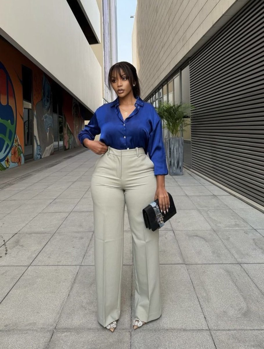 Araoluwanimi01's tweet image. Men, how do you approach women like this knowing they are way above your league.