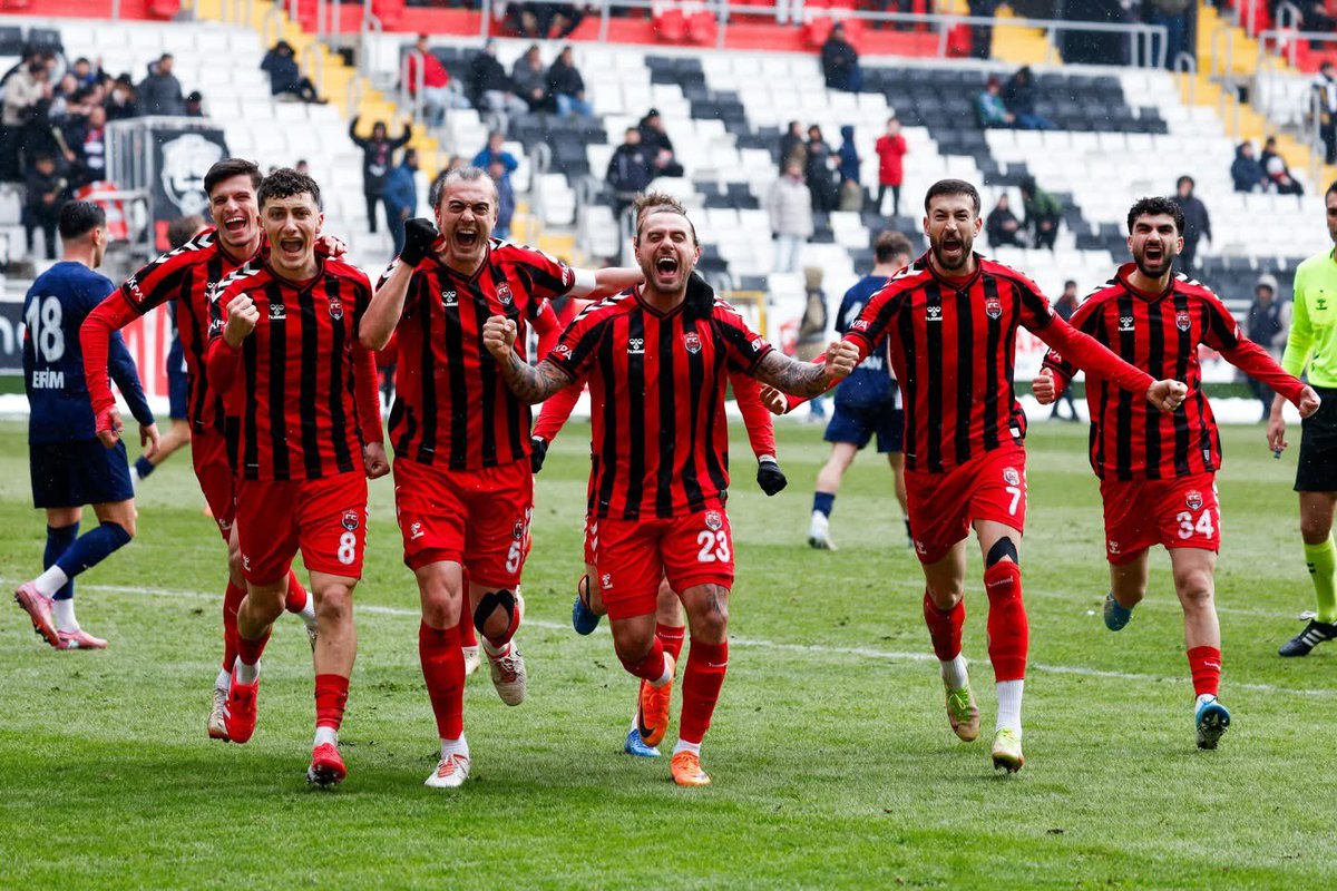 Maç sonucu

ERZİNCANSPORUMUZ 2-0 Altınordu

Tebrikler ERZİNCANIM 👏 ❤️🖤