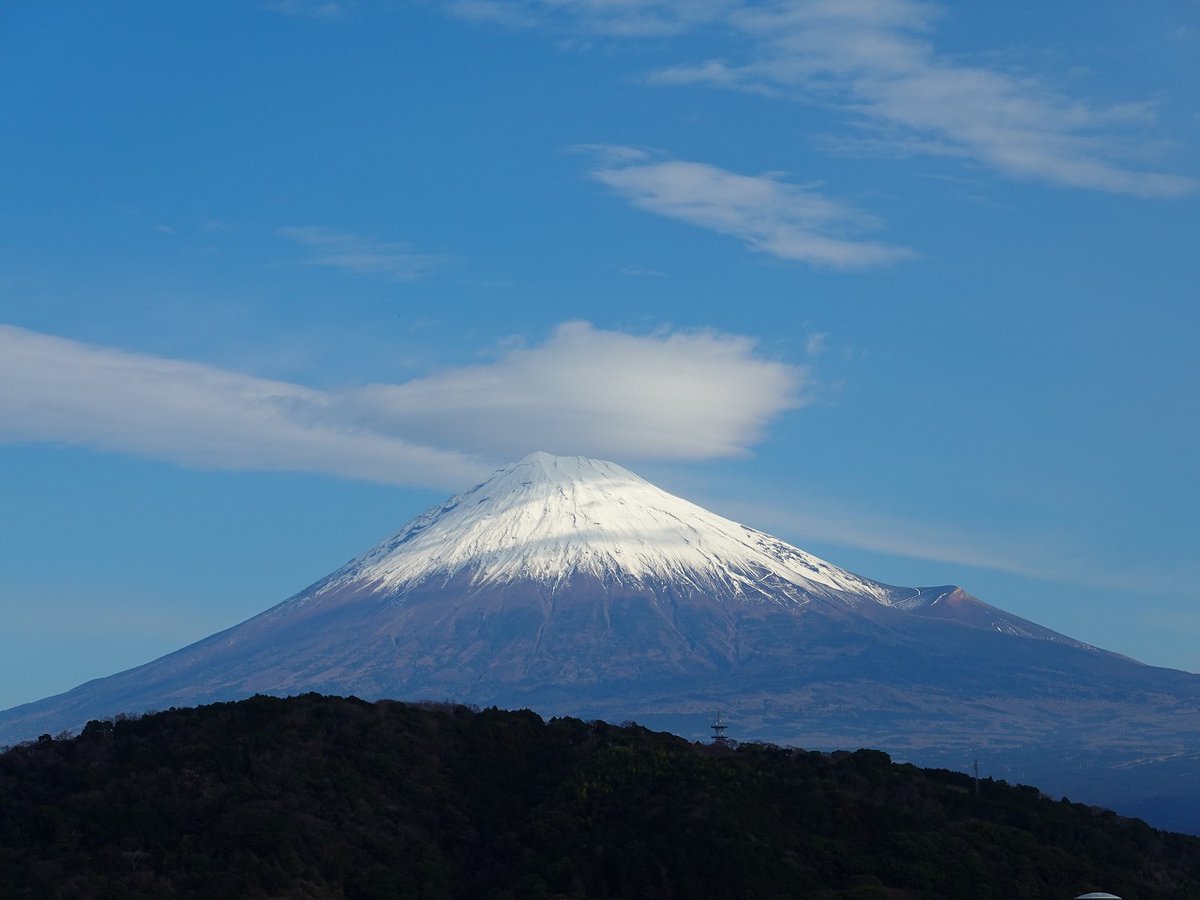 kuni_official's tweet photo. #東名高速道路 富士川SAの展望台からの #富士山。
お天気だったので、素晴らしい眺めでした。
#静岡 #富士 #EXPASA #富士川 #サービスエリア #霊峰 https://t.co/OeEUZBOpJu