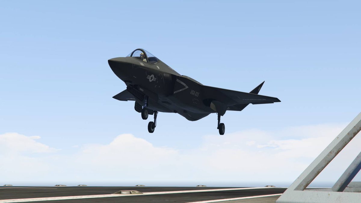 19FWgta's tweet photo. 第302飛行隊は統合任務計画の一環で海軍協力の下、空母の離着艦訓練を行いました。
そして初めてF160ライジュウ使い空母離着艦を18航空団が初めて成功しました

#GTAOnline https://t.co/49VKHDiKIn