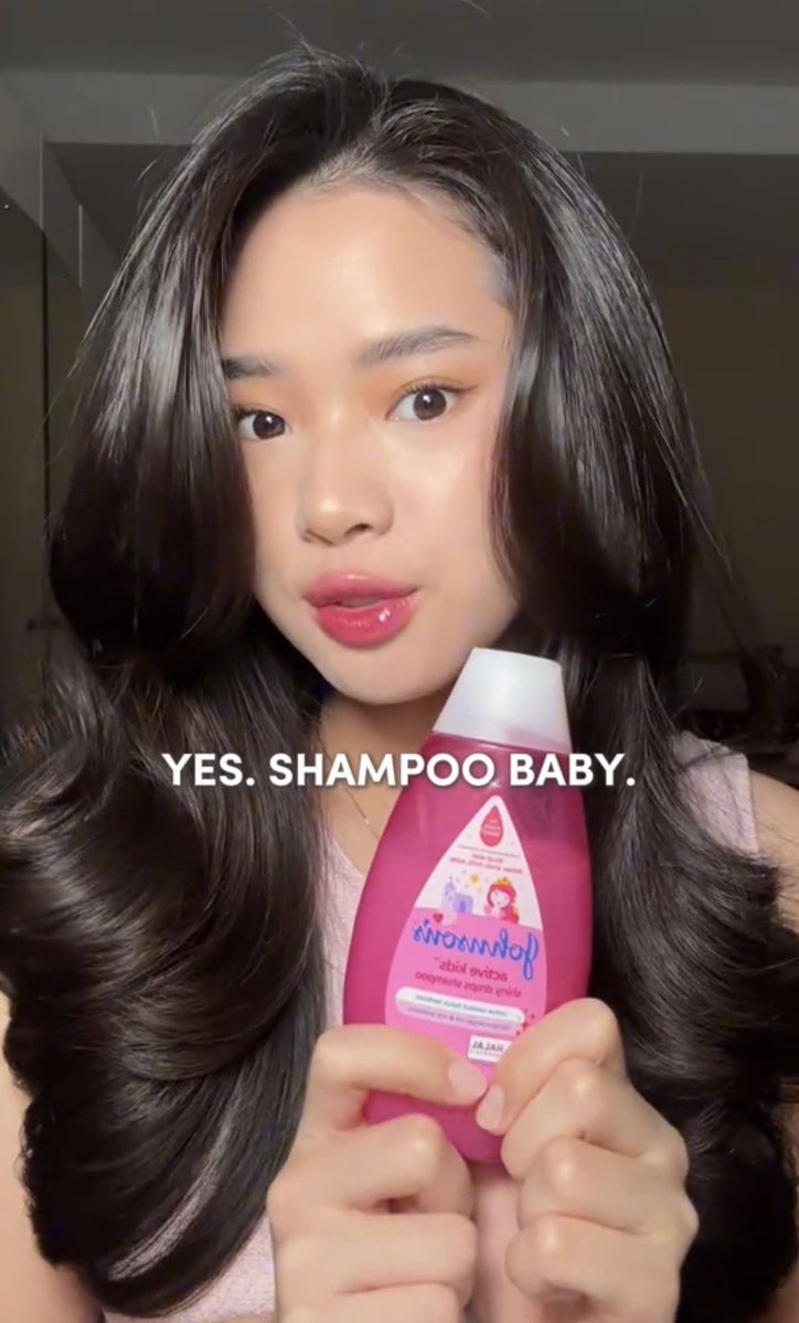 theothermimi_'s tweet image. Susah payah cuba macam2 shampoo rupanya shampoo baby johnson pink ni boleh buat rambut jadi kepok2 lebat, shiny &amp;amp; tak kusut!!!