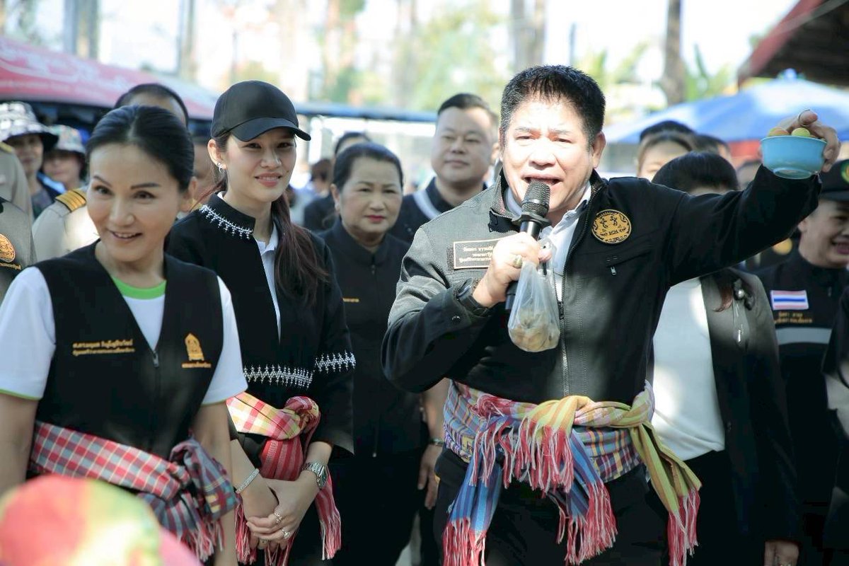 prd_official's tweet photo. รองนายกฯ ธรรมนัส–รมว.ศธ.นฤมล ลงพื้นที่เชียงราย
รับฟังเสียงครู–นักเรียน เดินหน้ารื้อเกณฑ์ ผอ.โรงเรียน
ปรับ PA ครู 3 ช่องทาง คืนธุรการกว่า 2,000 อัตรา
ดัน #1อำเภอ1โรงเรียนคุณภาพ มุ่ง #ZeroDropout พร้อมชูปลูกวานิลลาสร้างอาชีพ 🌱📚
https://t.co/gioPGd416j
#กระทรวงศึกษาธิการ #ครูไทย https://t.co/LLFQptQfHv