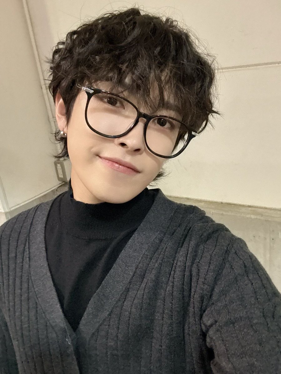 youngtinyz's tweet image. 몰랏는데 나 안경콤도 있는듯,,,