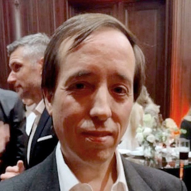 clarincom's tweet image. EL EMPRESARIO INVESTIGADO POR ABUSOS: “ME GUSTAN LOS PIBES QUE TIENEN CÓDIGOS”

La frase fue repetida por al menos dos adolescentes que denunciaron a Marcelo Porcel, de 58 años, y forma parte de los testimonios incorporados a la causa, en la que ya declararon diez chicos en…