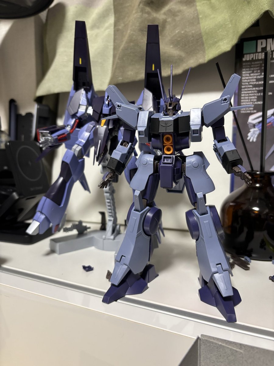 デカさと色、メッサーラと近いなぁ と思ふ #ガンプラ #ドーベンウルフ