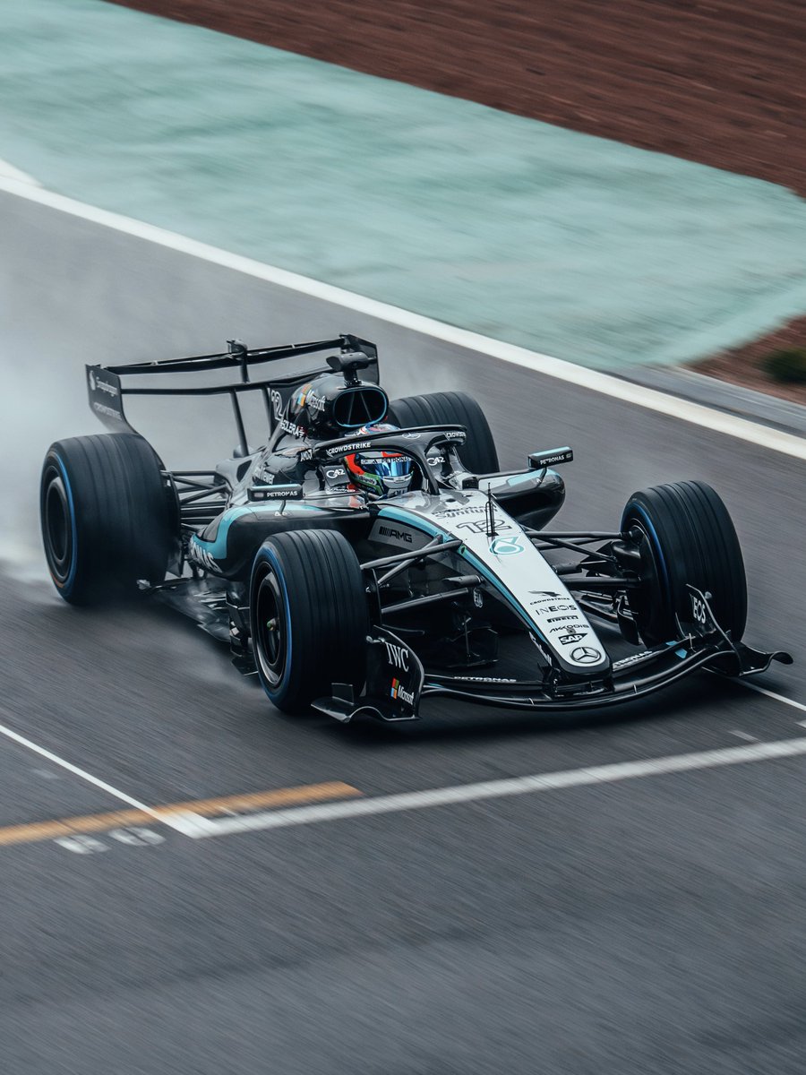 MercedesAMGF1's tweet image. We can't get enough of the W17 🤩