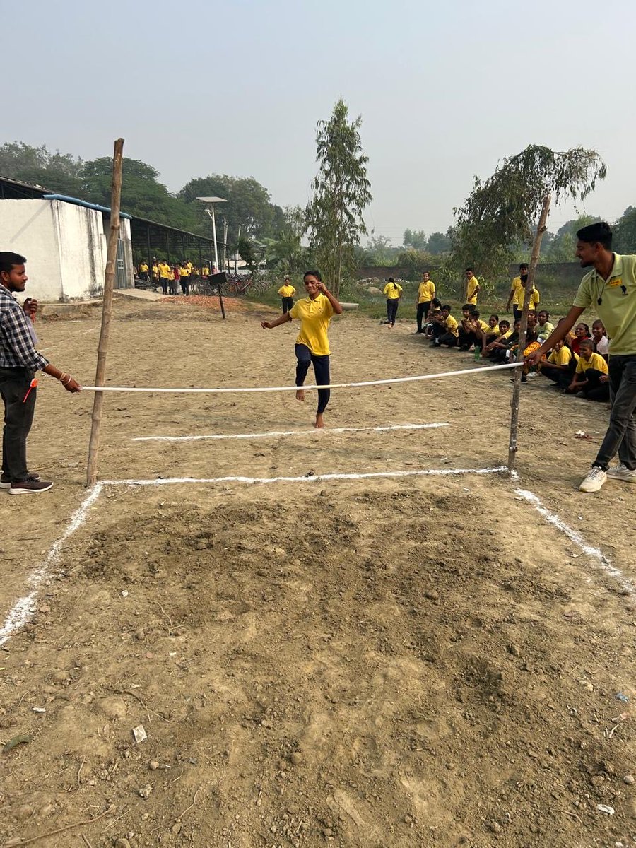 SarthakNGO's tweet photo. Empowering #girls isn’t a moment; it’s a practice. By standing with girls, we help build a world where equality feels natural, not aspirational.
#Yellowrooms #Gurukul #YellowSLATEs #girlchild #Nationalgirlday #empowerment #empowerwitheducation #Sarthak https://t.co/hKrtgqTYQD