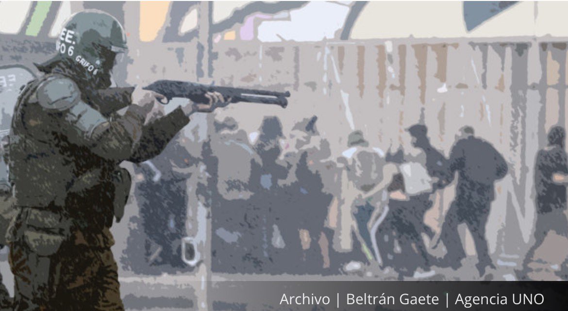 PORTHUSTEGUY's tweet image. 🛑 OTRA ABSOLUCIÓN:  Mayor de Carabineros Ariel Valenzuela fue absuelto por el TOP de Valparaíso el 20.01.2026. Uso de escopeta antidisturbios con munición menos letal se ajusta a los protocolos y existe causal de justificación ante agresión activa de los manifestantes. ¿Cuándo…