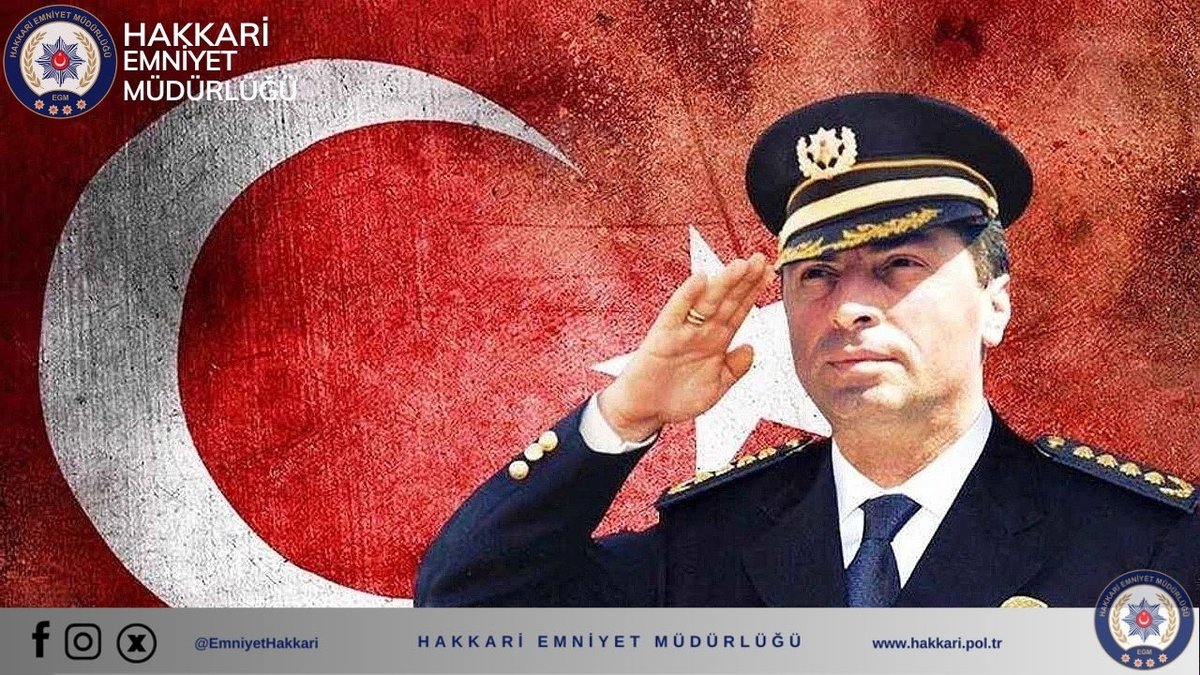 Görevi başında şehadete yürüyen, milletimizin kalbinde iz bırakan Şehit Emniyet Müdürü Gaffar Okkan’ı rahmet ve minnetle anıyoruz.
Unutmadık, unutturmayacağız.