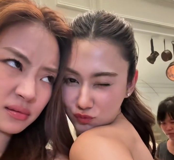 อาการมันเป็นยังไงหมวยตอบแม่หน่อย

#ลีน่าหมิว #LenaMiu