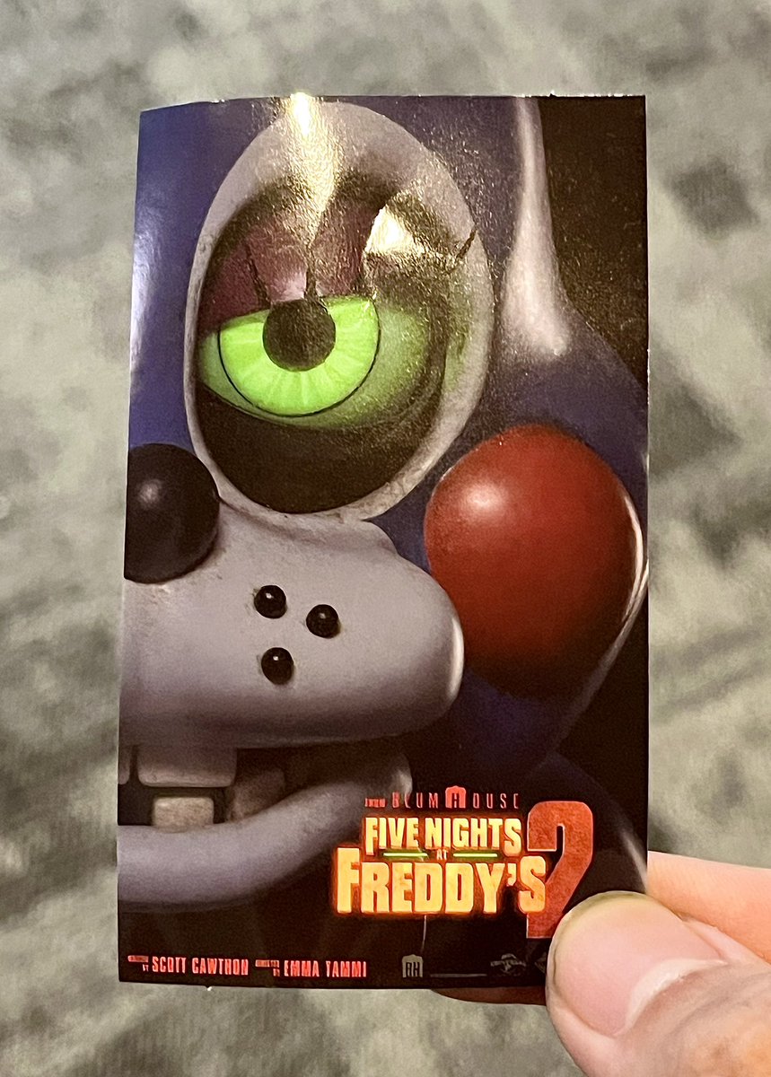 NicoBit25's tweet image. FNAF2の映画観に行ってきたぞ！
前作に引き続きしっかりと原作に忠実で程よいホラーもあって最高だった
絶対続編来るだろ！って感じの終わり方ですごく嬉しかった
映画館は土曜日なのにめっちゃ空いてた！字幕だからかなのかねぇ
限定ステッカーはトイボニーちゃんでした よきよき
#FNAF2Movie