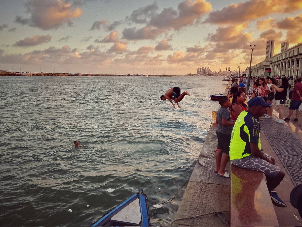 Hi-Yo, Silver, Away...

.
O Marco Zero
Recife - Brazil