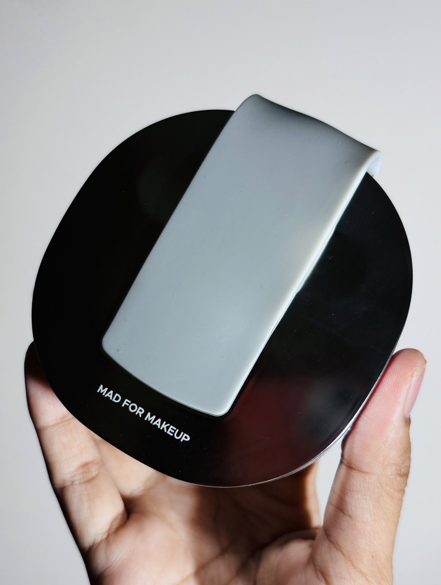 icha ackerman | Tan Skin𓍢ִ🌷͙֒ ᰔᩚ tweet media