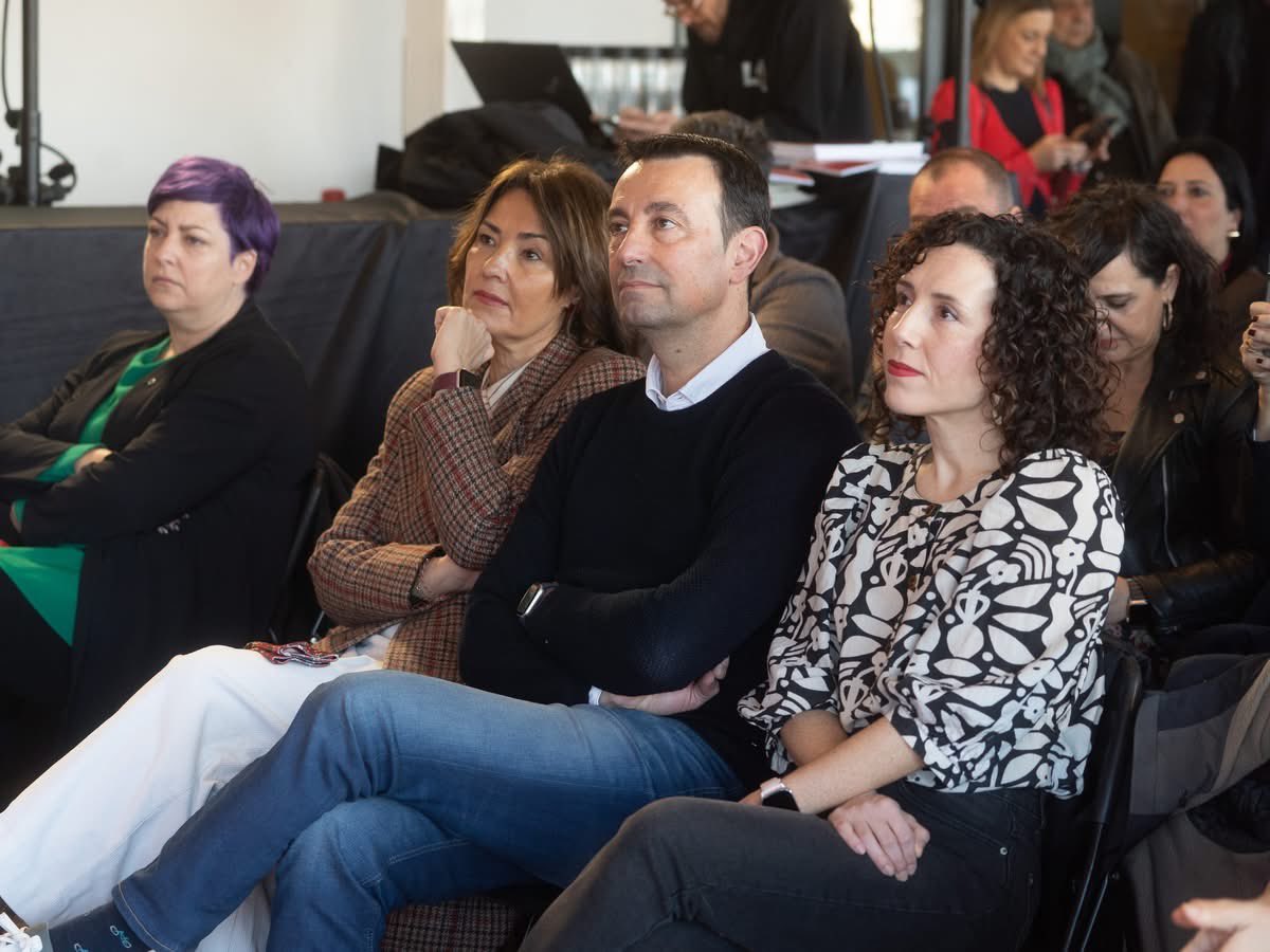 JORNADA SOBRE LA LEY DE MEDIDAS URGENTES DE VIVIENDA, SUELO Y URBANISMO 

Ley 6/2025, de 11 de diciembre, de Medidas Urgentes en materia de Vivienda, Suelo y Urbanismo. 
🔗 boe.es/diario_boe/txt…