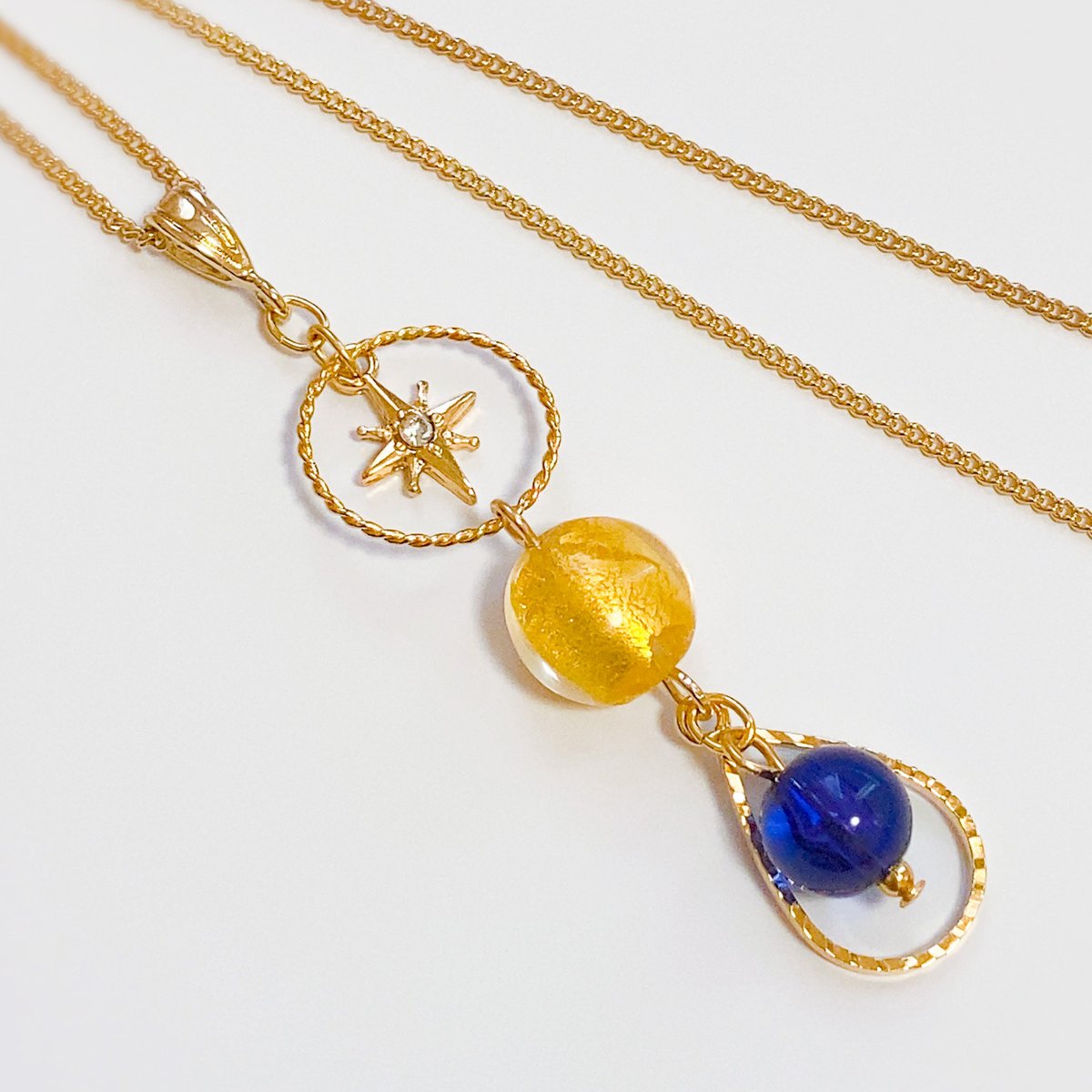 整備士の静かな優しさと確かな技量を、スキッサ形ベネチアガラスの中で