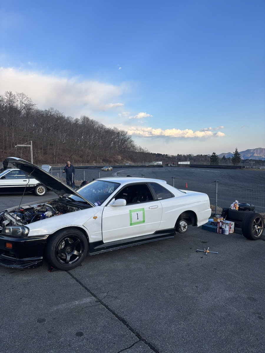 KK☆BROS走行会参加してきた！
34祭りに向けてシムでは練習したけど、実車にまだまだ合わせきれてないからもっと練習せんと...
主催者の方々本当にありがとうございます😊