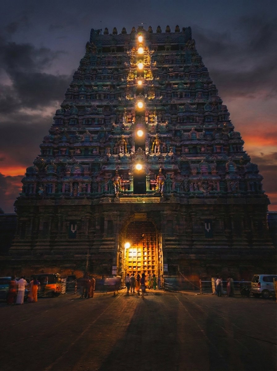 DDococktor's tweet photo. Low light, high devotion. ✨

Pushed my Samsung F62 to its limits at Sri Bhuvaraha Swamy Temple. The way the sensor handled these temple lamps against the night sky is just perfect.
@SamsungMobile @SamsungIndia

#IncredibleIndia #TamilNadu #MobilePhotography https://t.co/buhwlVNrVn