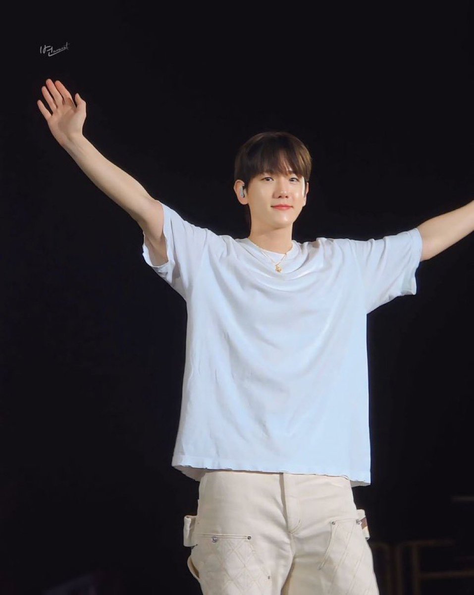 Spring56H's tweet image. 큥이를 정말 꼬옥 안아줄거임