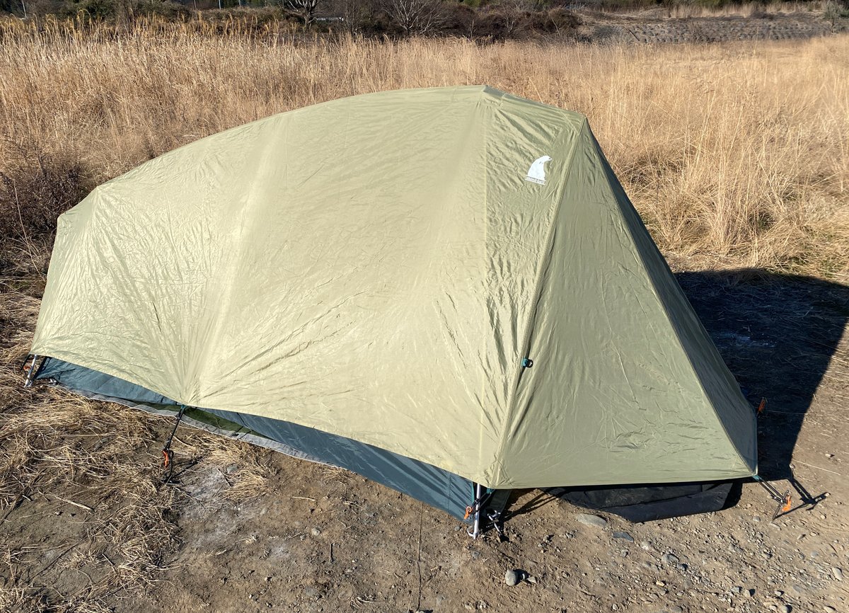 creativecamp3's tweet photo. より広く軽い新型も持っているのですが、この旧型のオームのようなこのデザインの前になかなか出番がありません。この寒波も無事に乗り越えました〜 #モンベル #ムーンライト2 https://t.co/9nYV6vawS9