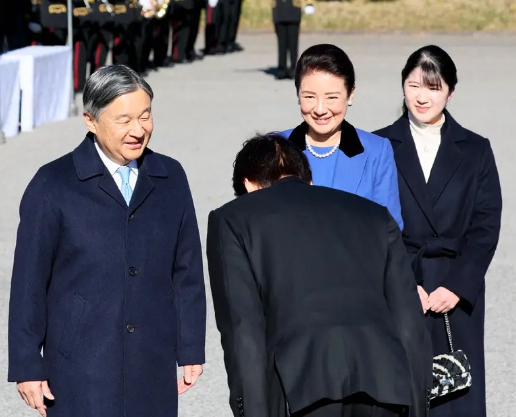 国の象徴なのに相手に威圧感を与える感じがしないことが写真でも伝わる