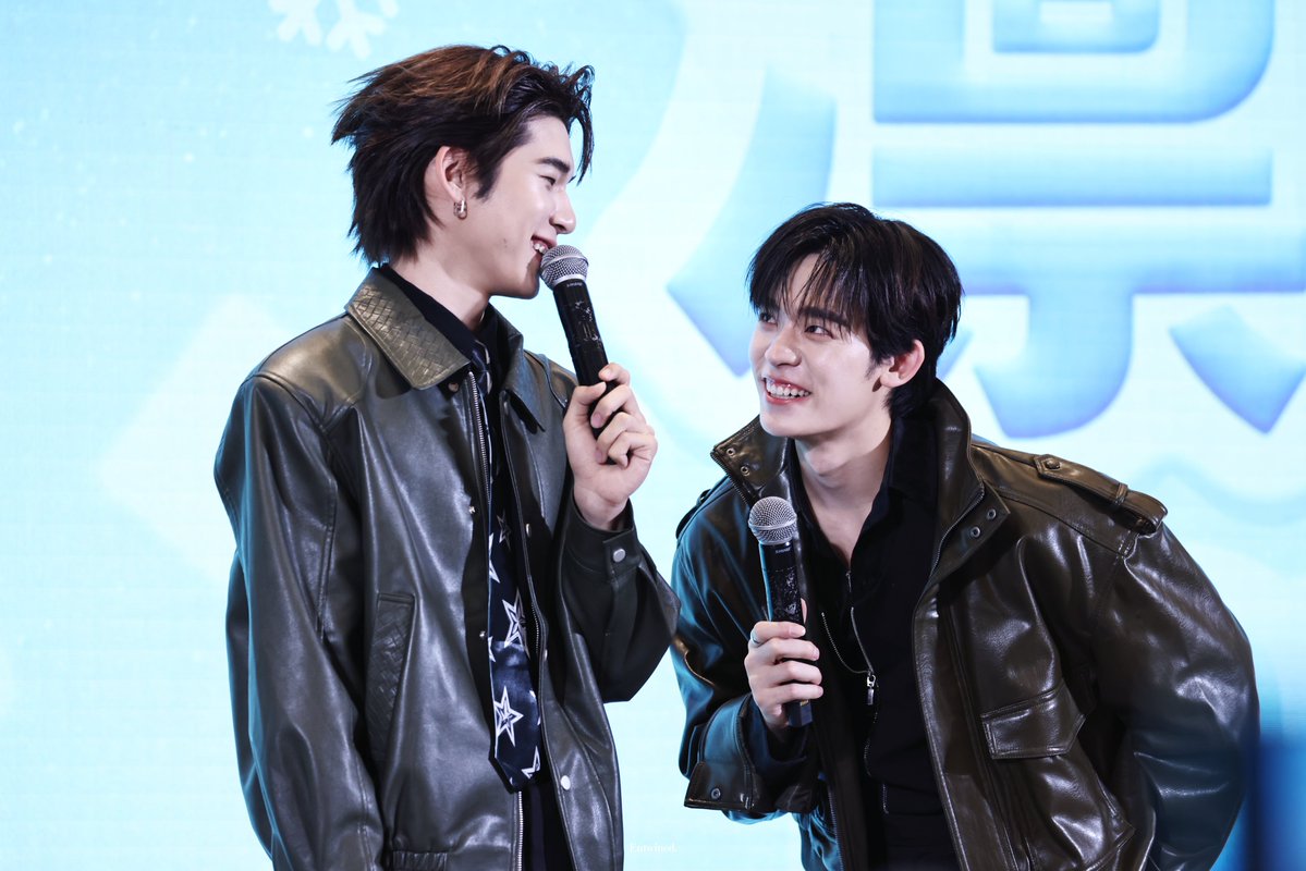 entwinedxxx's tweet image. 👀💕

#Teeteeporfansigninshanghai
 #ตี๋ตี๋ป๋อ #teeteepor 
#twnpich #porsuppakarn