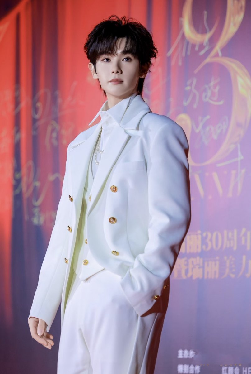 Ninnie9n's tweet image. โอ้โห!!!!!! เจ้าชายชาร์มมิ่งของพี่ 🥰🥰

NNINE RAYLI 30THANNIVERSARY
#GQCx瑞丽30周年