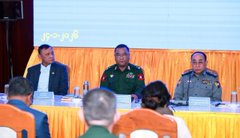 minkhaung404's tweet photo. Int'l diplomats from Nepal, Laos, Pakistan, Brunei & Bangladesh, along with officials from China (NNCC), Thailand (#ONCB), & the
@UNODC
, attended today’s briefing in PyinOoLwin. A united front against transnational drug & online crimes. 🤝📷 #InternationalCooperation #Myanma https://t.co/OuzaySSzBV