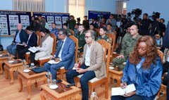 minkhaung404's tweet photo. Int'l diplomats from Nepal, Laos, Pakistan, Brunei & Bangladesh, along with officials from China (NNCC), Thailand (#ONCB), & the
@UNODC
, attended today’s briefing in PyinOoLwin. A united front against transnational drug & online crimes. 🤝📷 #InternationalCooperation #Myanma https://t.co/OuzaySSzBV