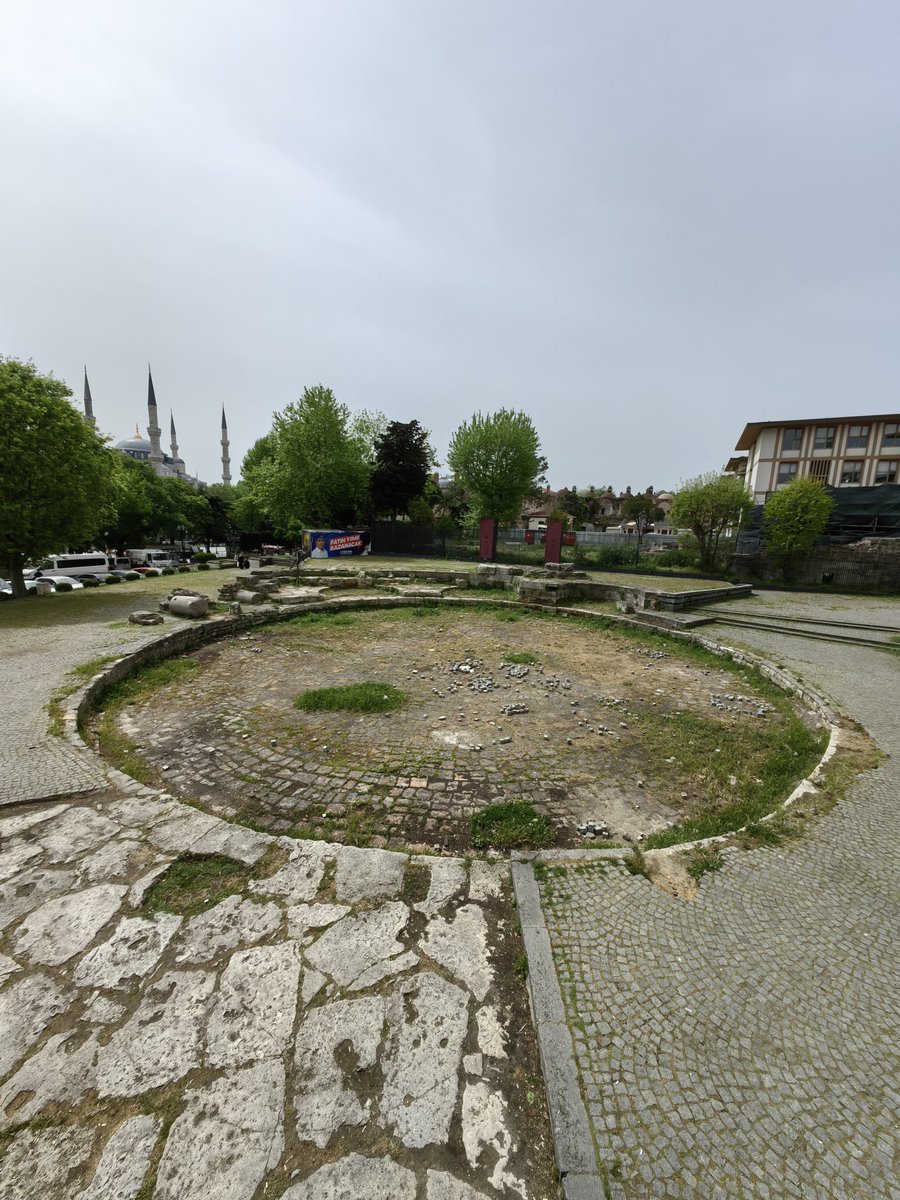 The Hidden Face of Istanbul tweet media