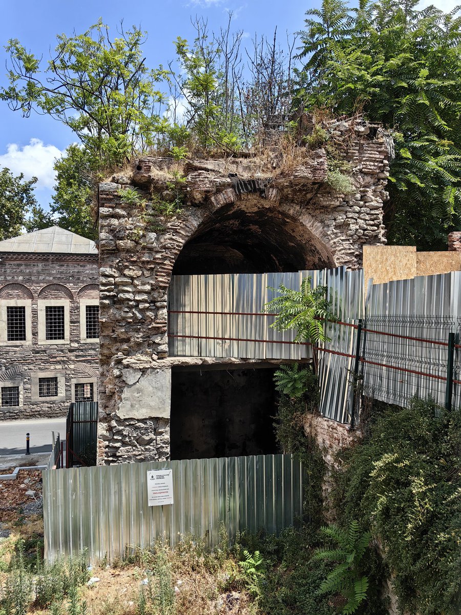 The Hidden Face of Istanbul tweet media