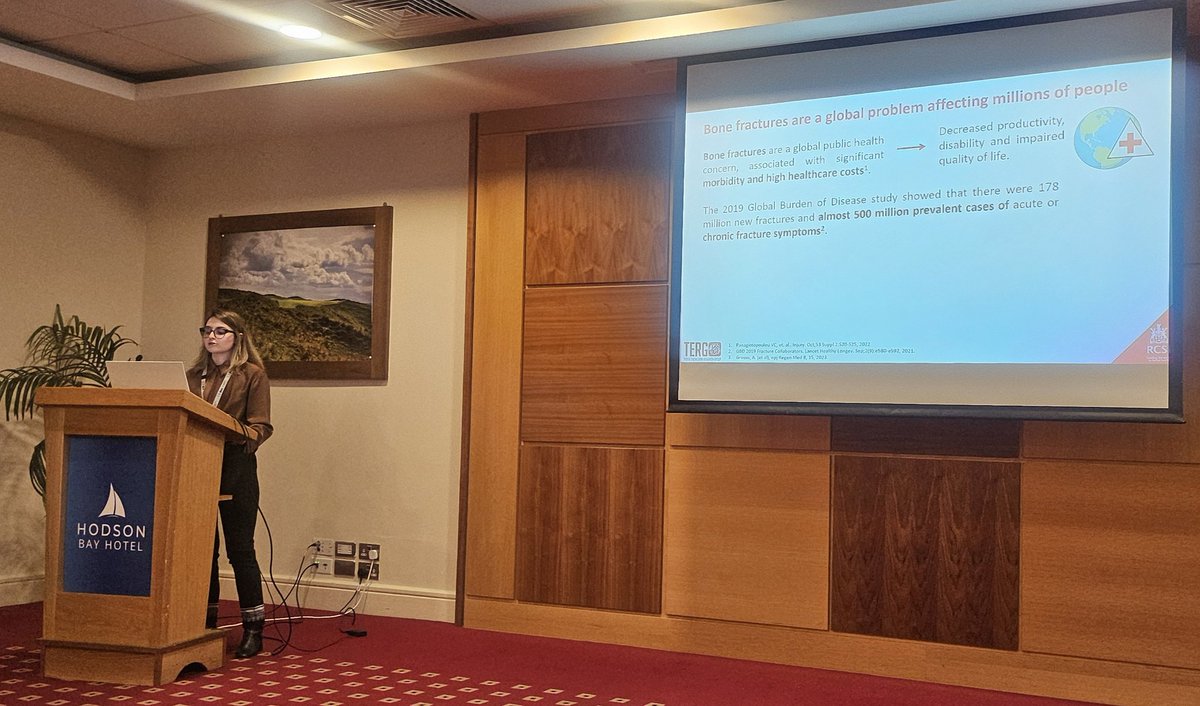 TissueEngDublin's tweet photo. Visiting PhD student Amanda Fantini presenting her research at Bioengineering in Ireland 2026 today! Amanda spoke about her research on the development of a multifunctional LncMALAT1-activated collagen-nanohydroxyapatite scaffold to improve bone repair. https://t.co/wauO2DE1ne