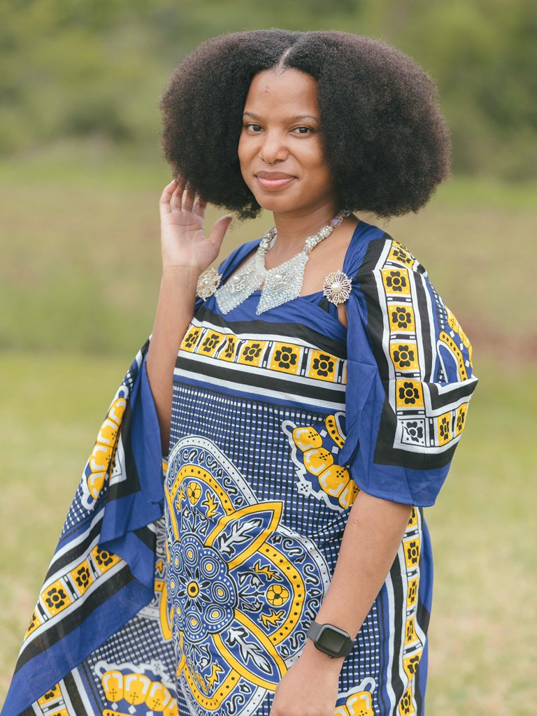 IamMzilikazi's tweet photo. HAIR ME OUT: WEAR your CROWN with PRIDE #Afrokan 14 https://t.co/8UWtwqDgDd