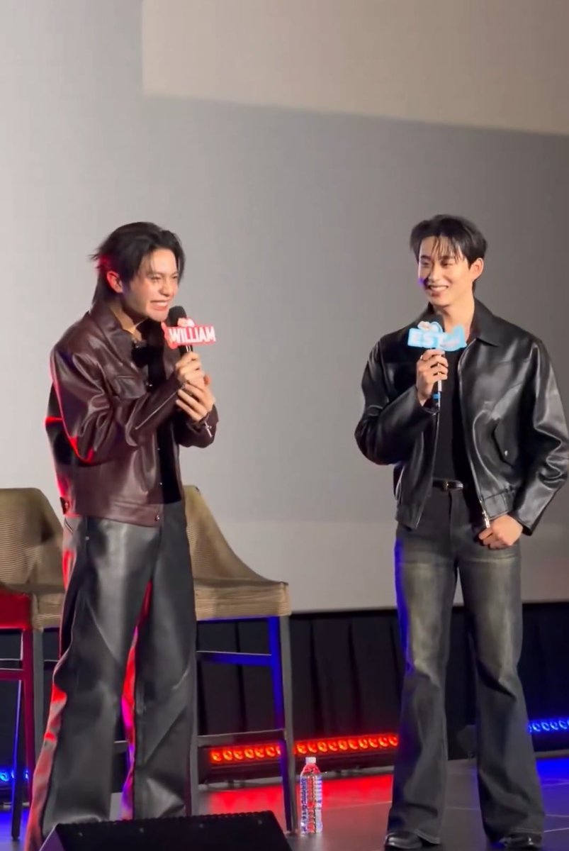 willestlore's tweet image. “nong luk est”
“willy”

😭😭😭😭😭😭
they are so shyyy

WILLIAMEST ECHO IN SG
#WilliamEst1stFMinSingapore