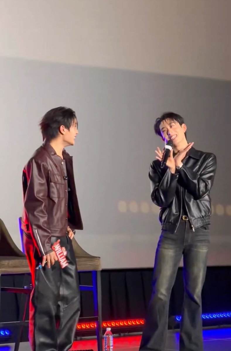 willestlore's tweet image. “nong luk est”
“willy”

😭😭😭😭😭😭
they are so shyyy

WILLIAMEST ECHO IN SG
#WilliamEst1stFMinSingapore