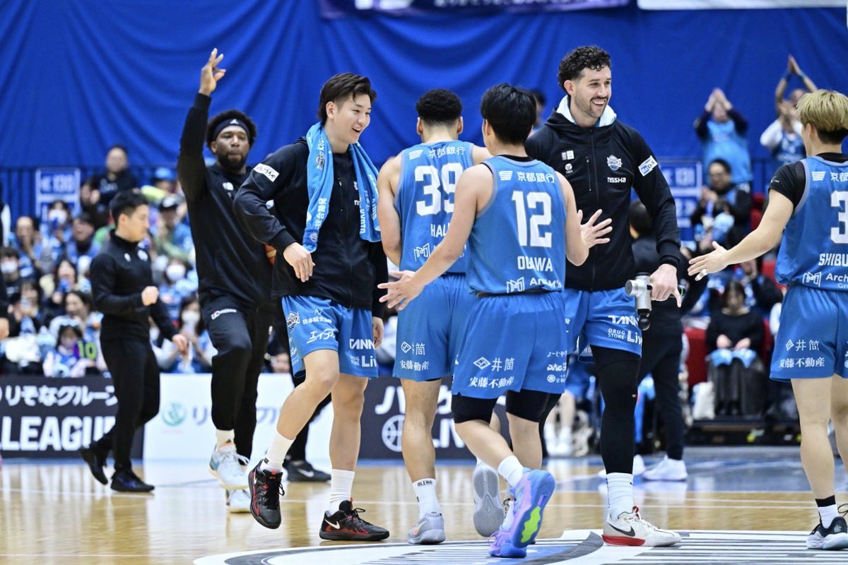 今季初の 島津アリーナ京都 開催。

#京都ハンナリーズ 、#横浜ビー・コルセアーズ を応援される皆様をはじめ、多くの方々にお越しいただき、来場者は今季最多の5,685名。
本当にありがとうございます。

明日も会場でお待ちしております！

▼試合情報
game.hannaryz.jp/gamelp/game_20…

#共に登る