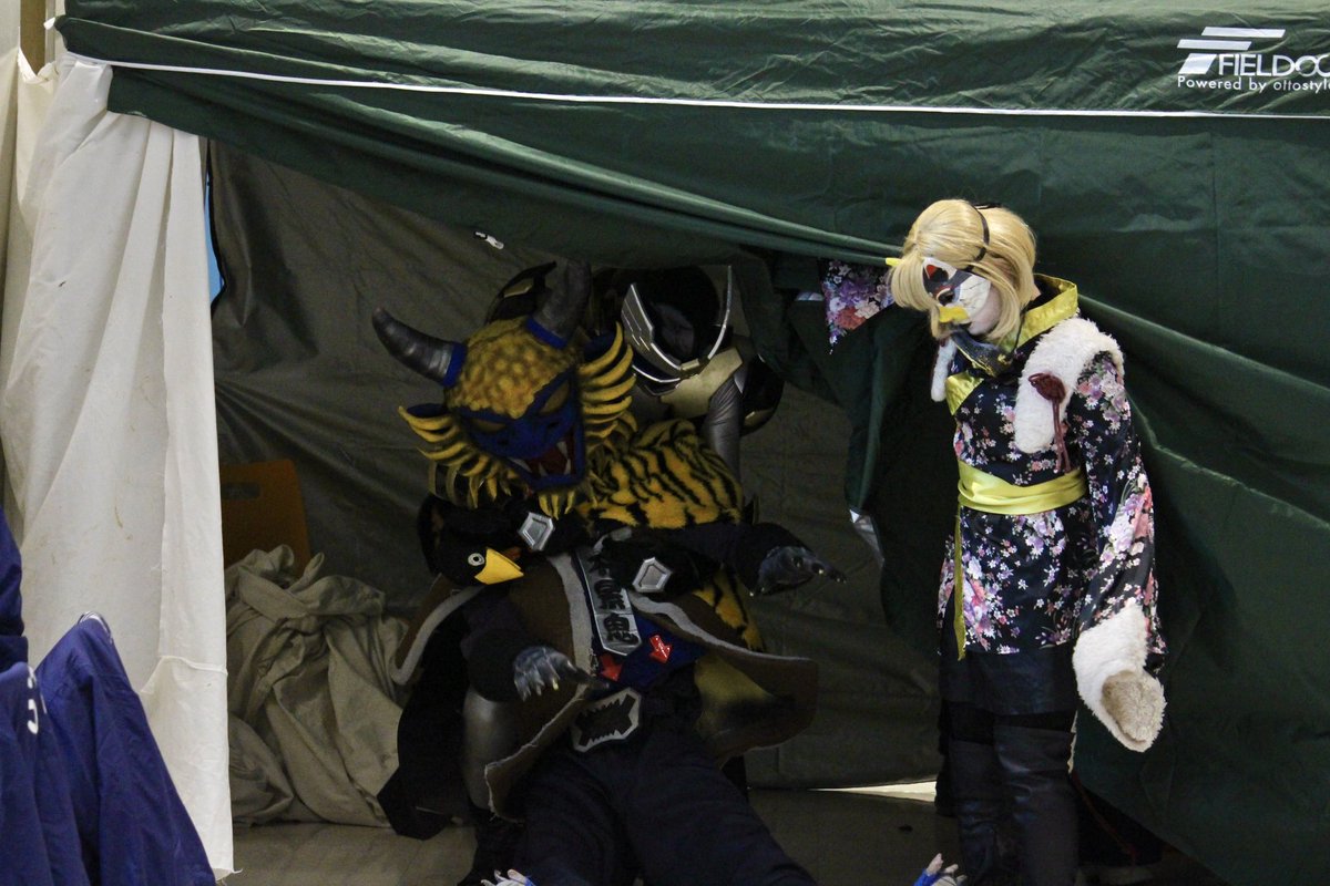 今日の不景鬼将軍👹
余計なこと言って無一文様にシバかれ、最後はハサンに引きずられて帰っていったの可愛かった(手伝ってくれてるすかんぴんちゃんも可愛い)
#エドレンジャー
#シャッター軍団