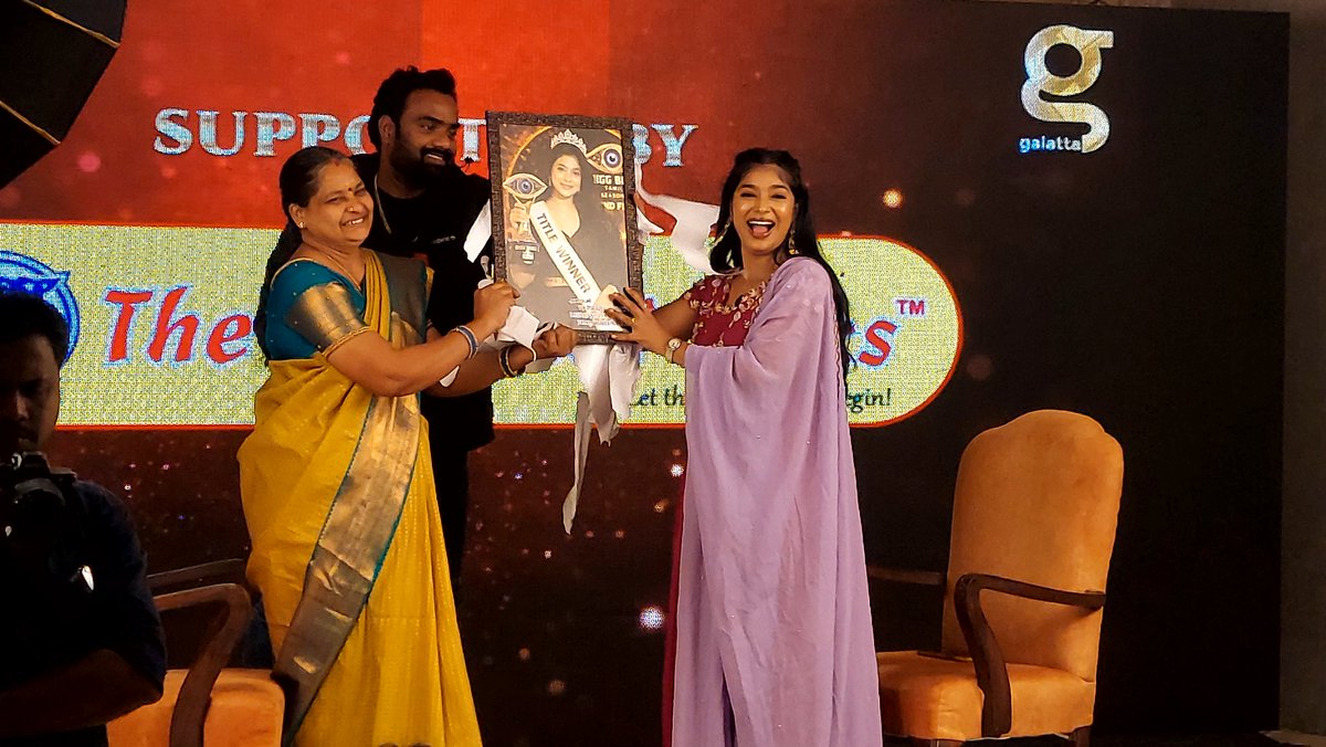 Rasheed_clash's tweet photo. REAL WINNER PAARU 💖

She won people hearts its the real win ❤️‍🔥
#BiggBossTamil9 #VJPaaru
#BiggBoss9Tamil #VJParvathy
#BiggBossTamil #BB9
#BiggBossSeasonTamil9 https://t.co/llQl710Shn